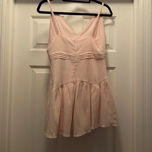 Lulus light pink romper new w/out tags - Picture 2 of 2
